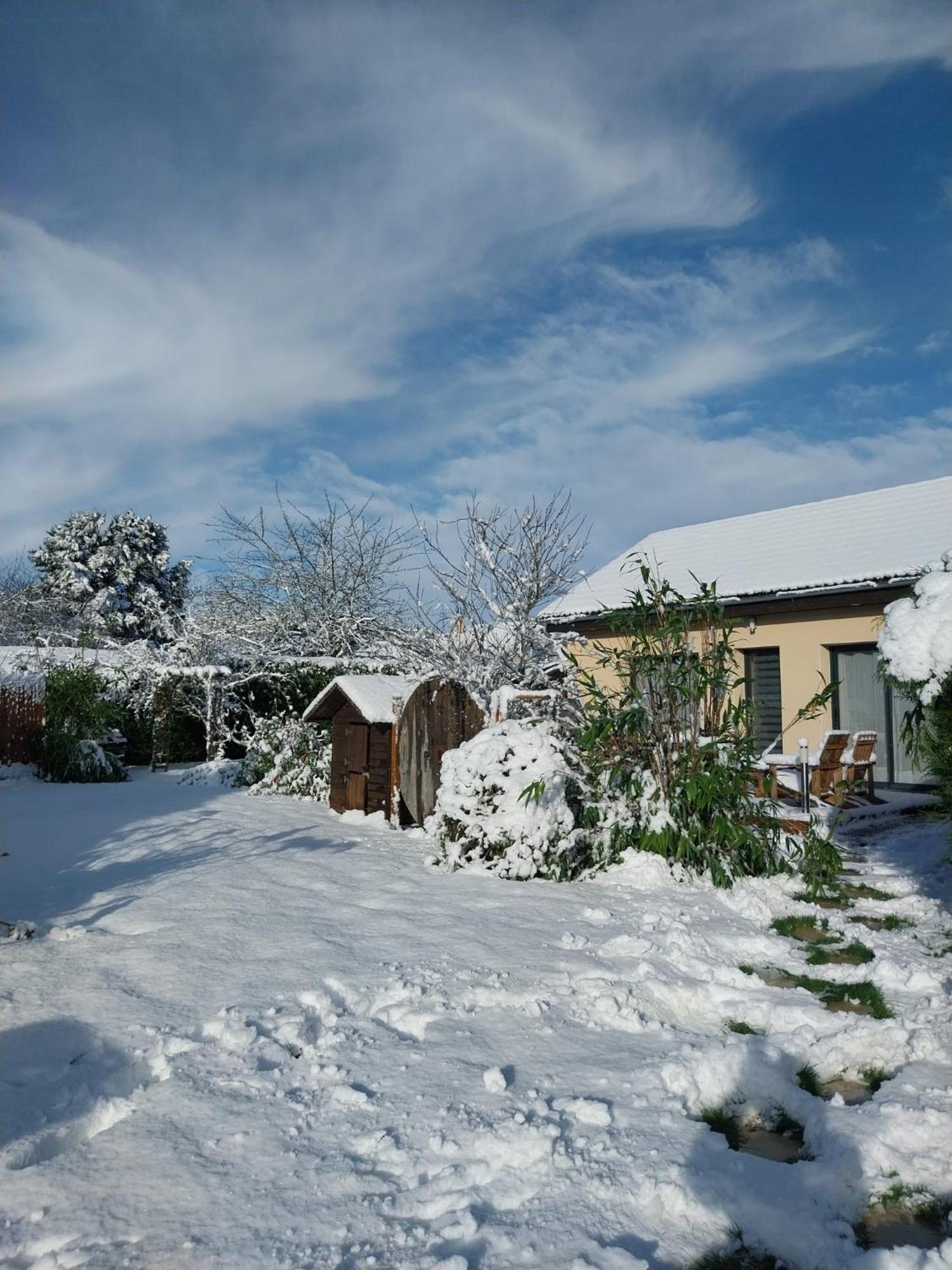 Gite Avec Option Bien-Etre Sur La Veloscenie Montigny-le-Chartif Exterior foto